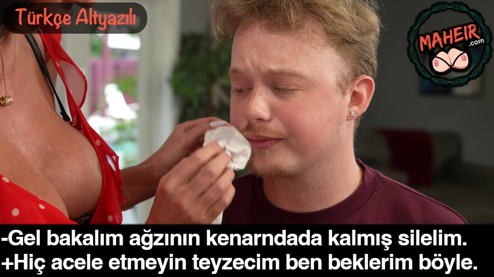 Haylaz Oğlan Gözlerini Arkadaşının Annesinin Memelerinden Alamadı